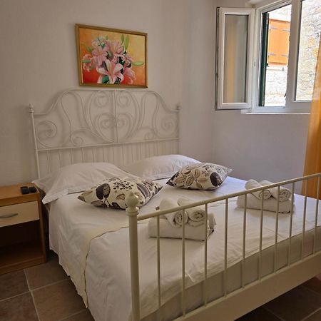 Apartmani Marija Baška Voda Esterno foto